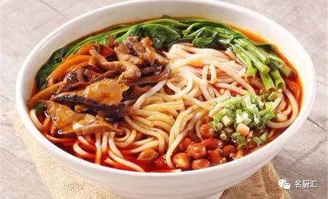 厨师爆料螺蛳粉视频播放,厨师亲曝幕后真相